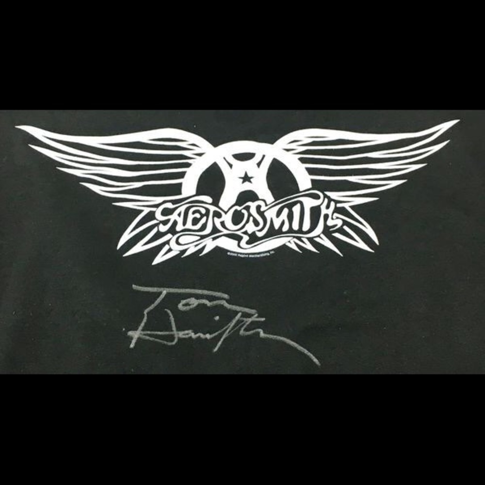 Autographed Aerosmith Sweatshirt Size Large
